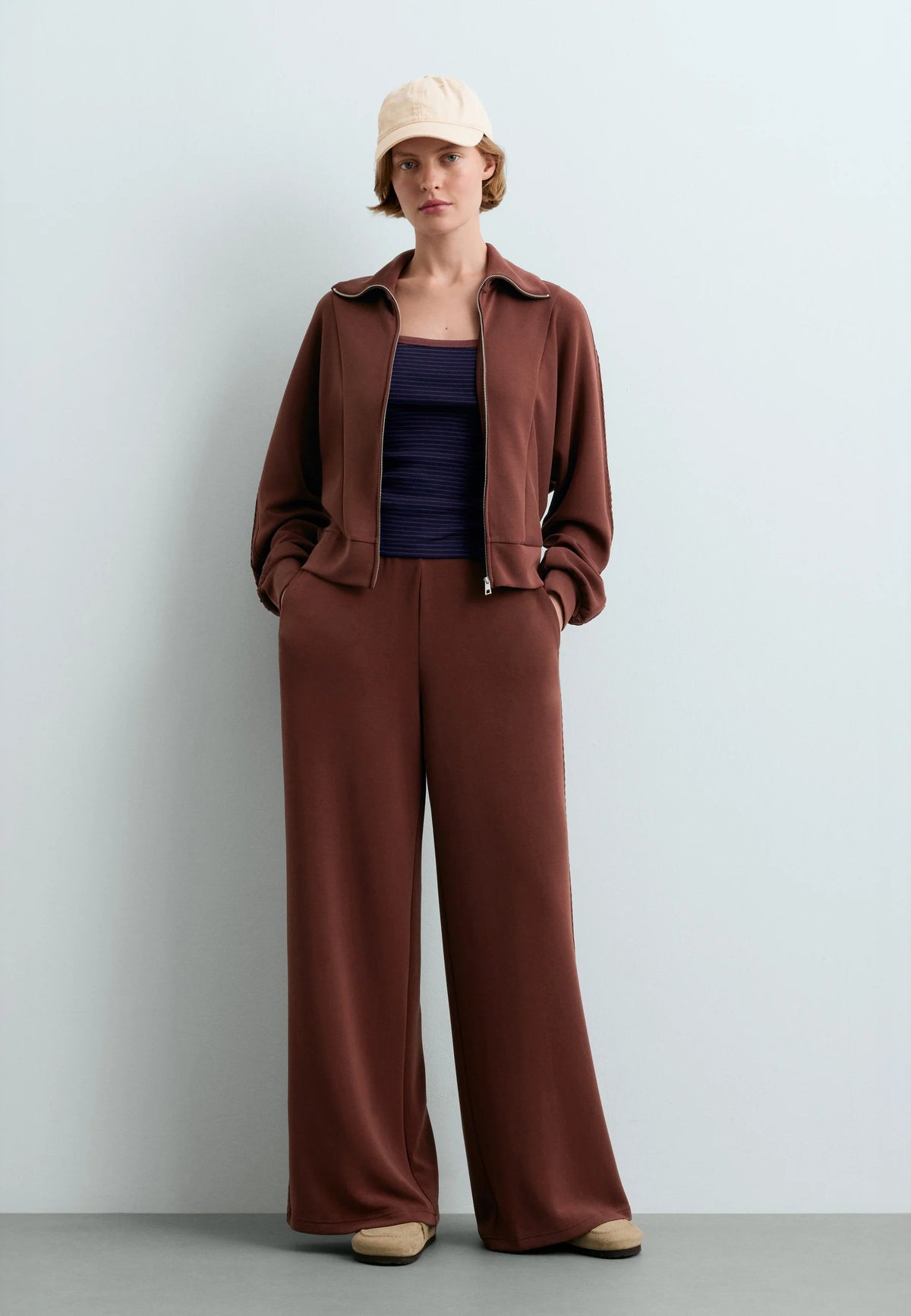 Un ensemble coordonné — Veste et pantalon terracotta, OYSHO
