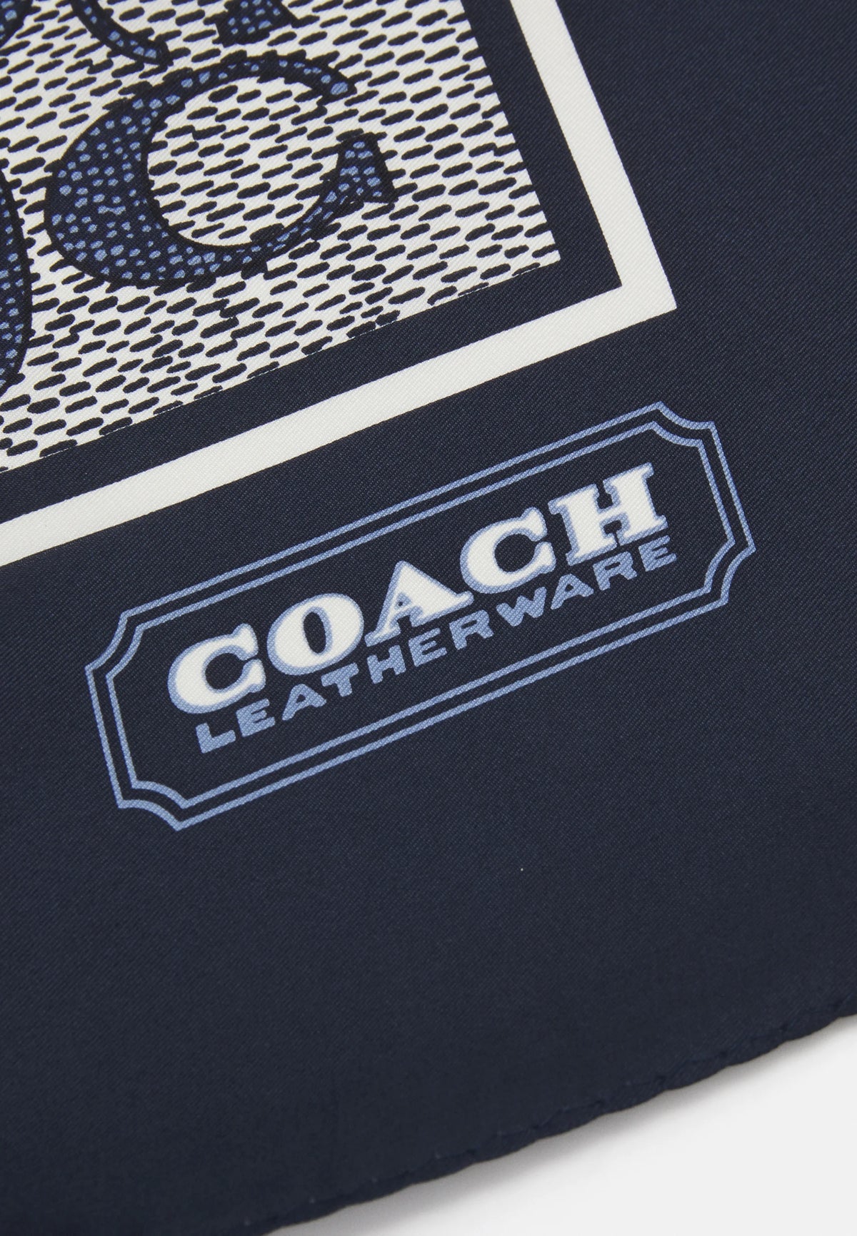 Foulard Textured Signature C — soie, midnight navy, Coach