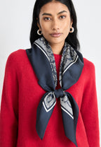 Foulard Textured Signature C — soie, midnight navy, Coach