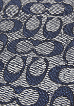 Foulard Textured Signature C — soie, midnight navy, Coach