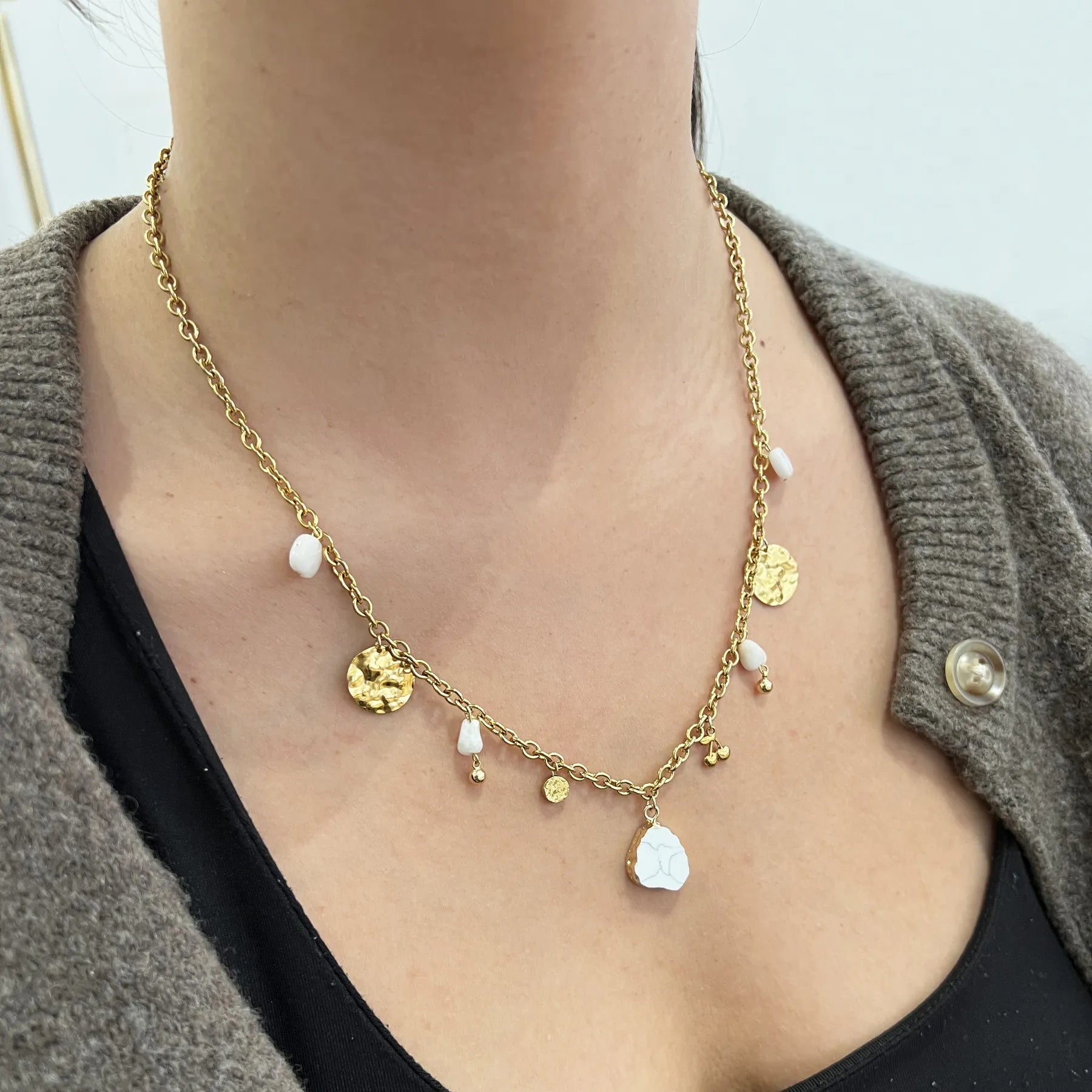 Créez votre collier semi-précieux avec Kelly et Agathe