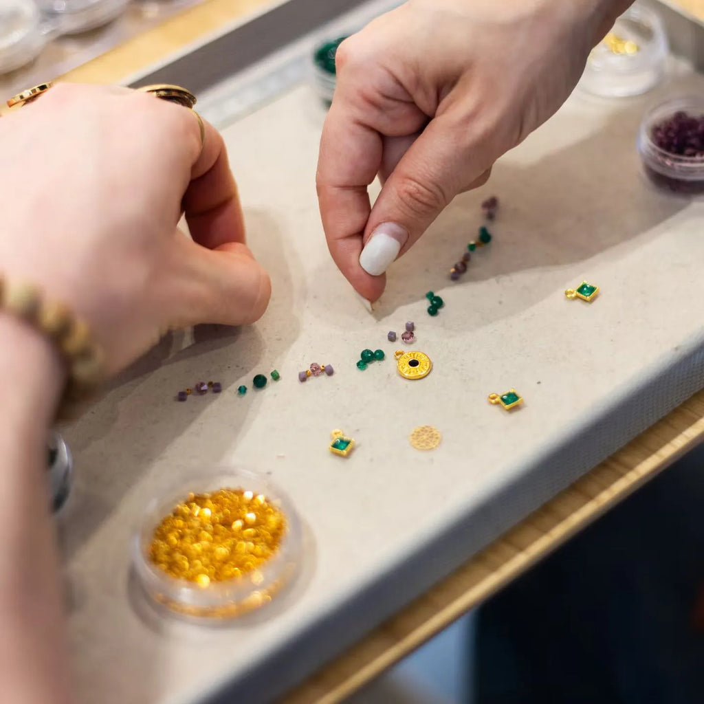 Créez votre collier semi-précieux avec Kelly et Agathe