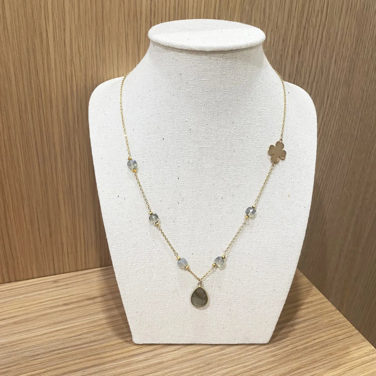 Créez votre collier semi-précieux avec Kelly et Agathe