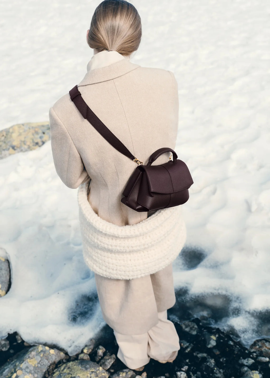 Polène, sac Mokki Mini en cuir grainé prune
