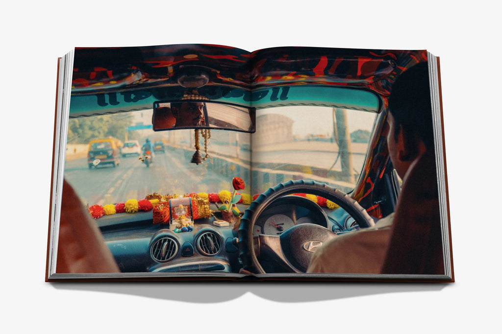 Voyageurs Du Monde: A Manifesto for the New Traveler — Assouline
