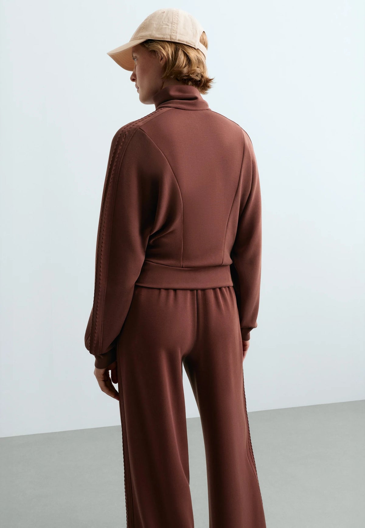 Un ensemble coordonné — Veste et pantalon terracotta, OYSHO
