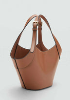 Sac à main Mango en brun, format moyen