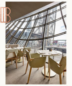 Une table Madame Brasserie, au pied de la tour Eiffel