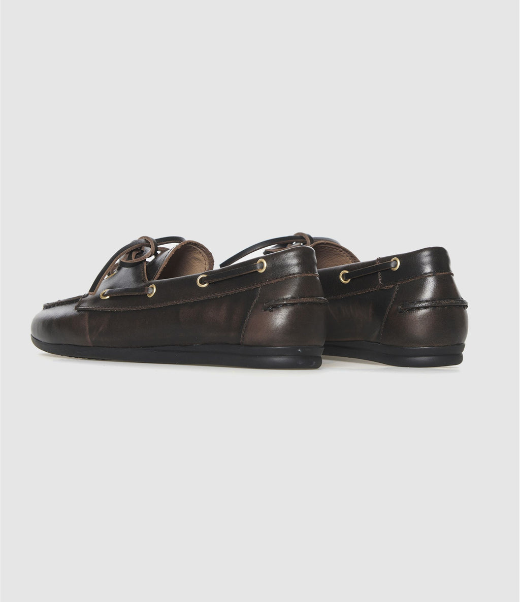 Mocassins Nahua en cuir doré, Lulli sur la Toile